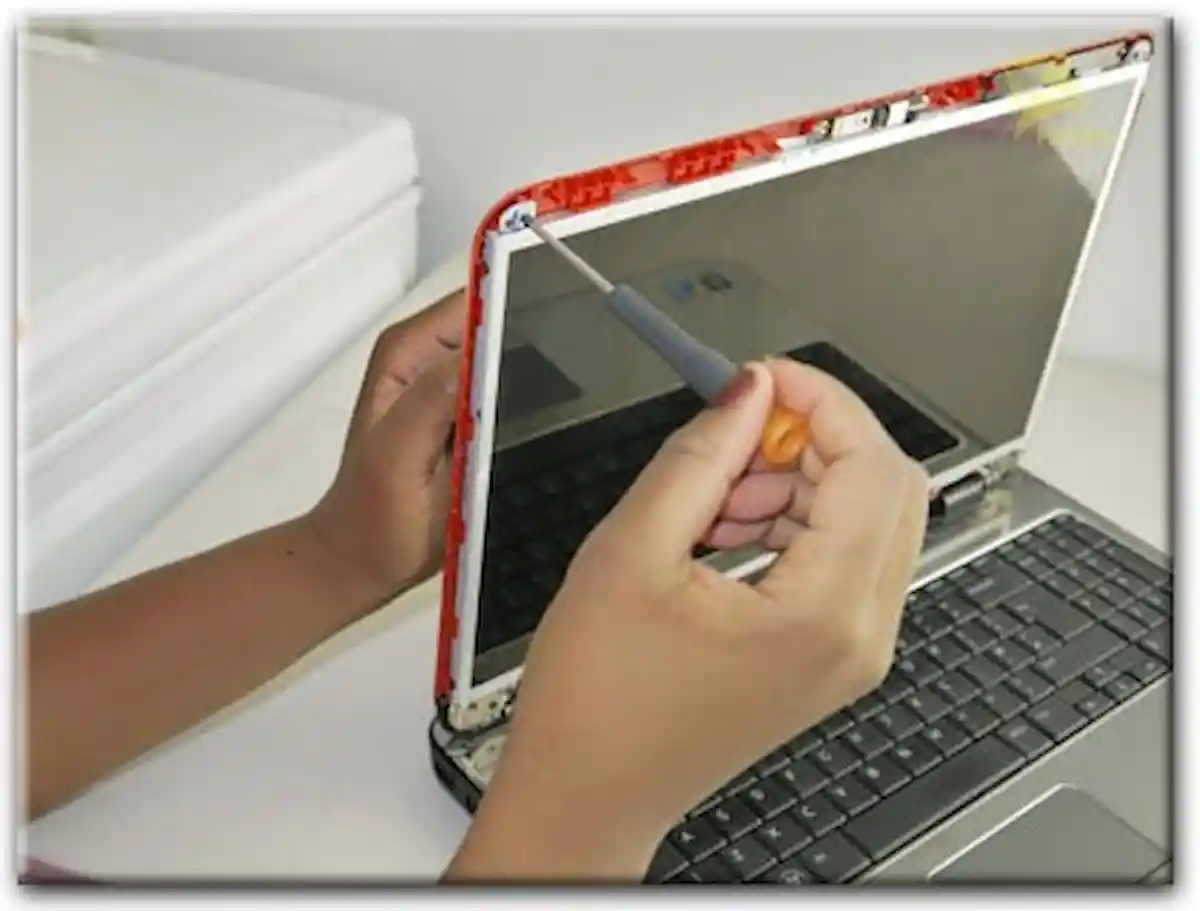 Замена экрана ноутбука Dell в Можайске